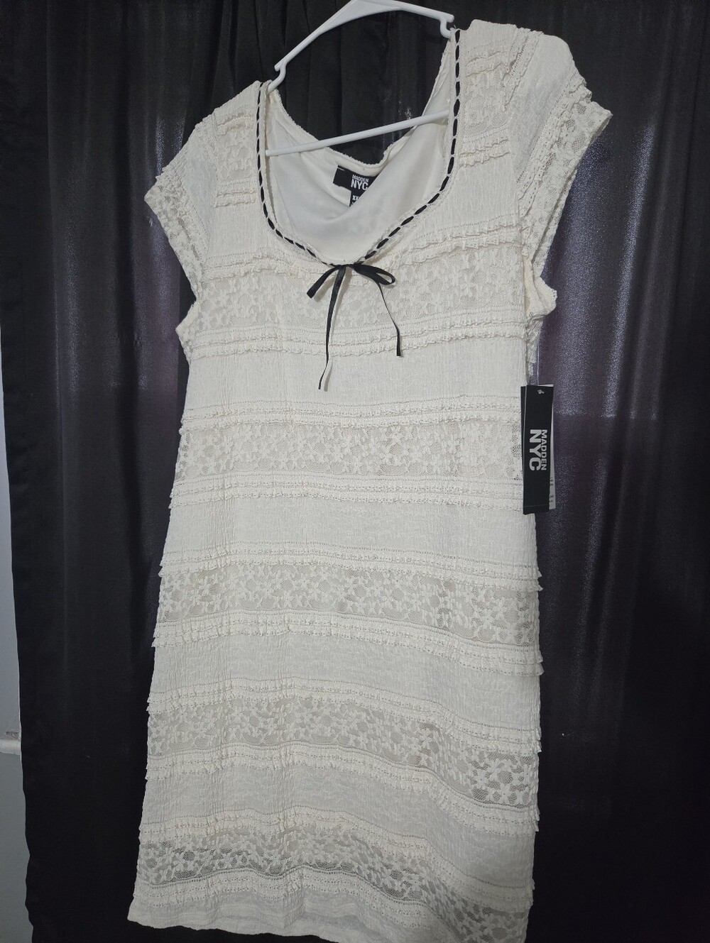 2 Madden NYC Lace Mini Dresses XXL